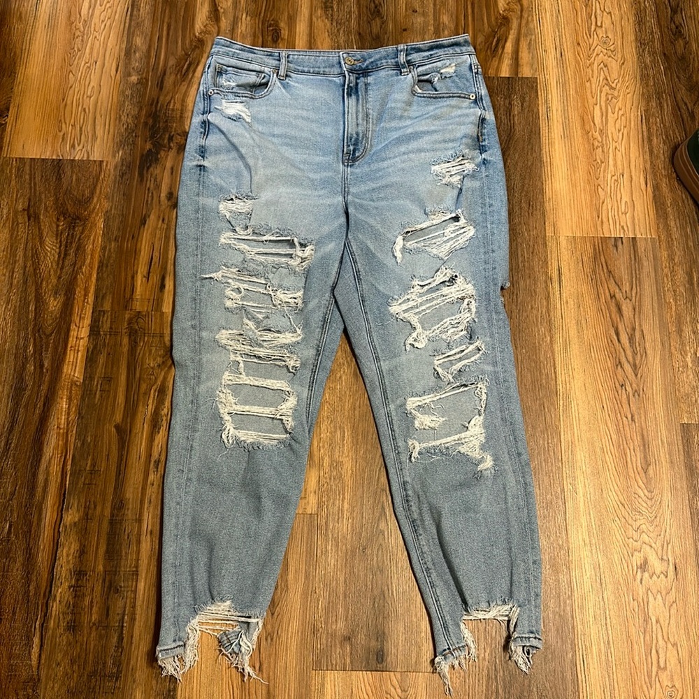 American Eagle Distressed Stretch Jeans size 16